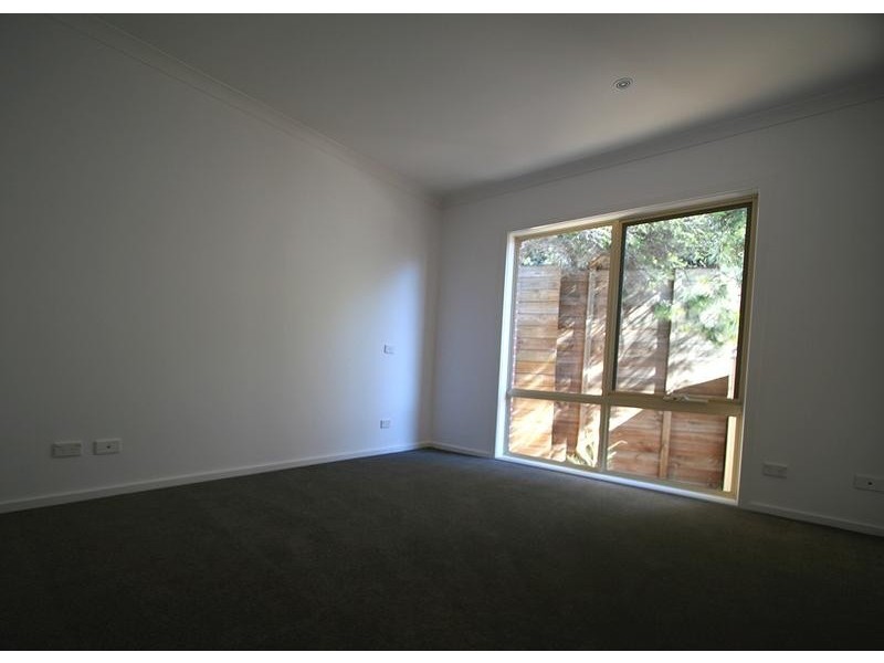 2/30 Gairloch Drive, Frankston VIC 3199