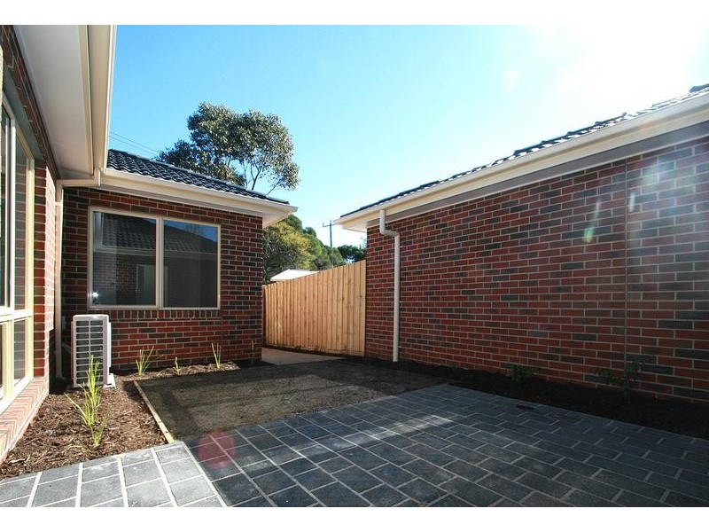 2/30 Gairloch Drive, Frankston VIC 3199
