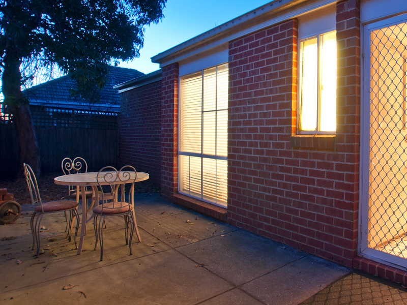 2B Raymond Avenue, Frankston VIC 3199