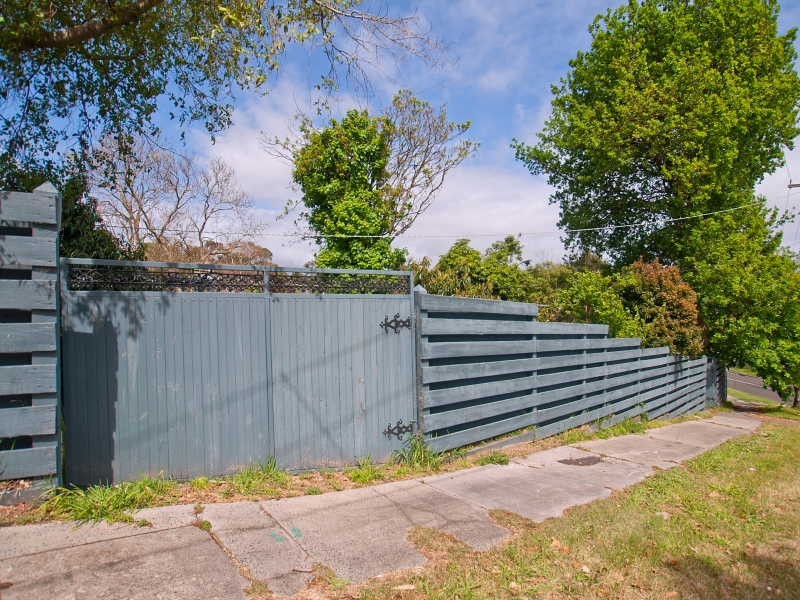 8 Mayfair Court, Frankston VIC 3199