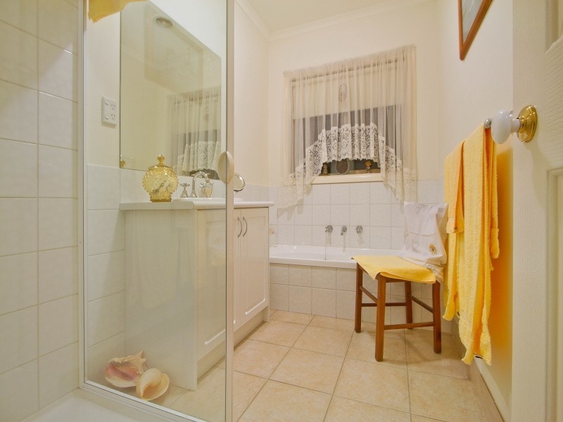 2/12 Vera Street, Frankston VIC 3199