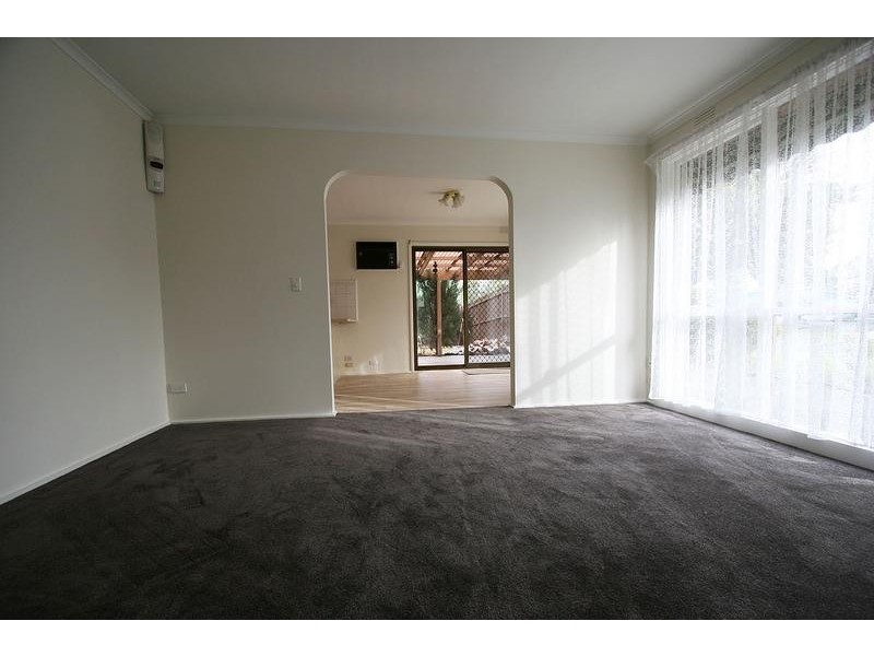 25 Silvertop Crescent, Frankston North VIC 3200