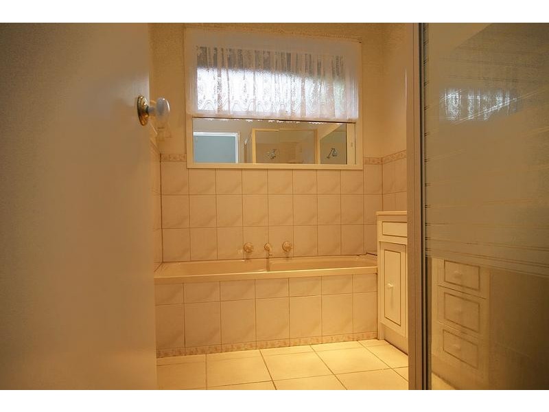 25 Silvertop Crescent, Frankston North VIC 3200