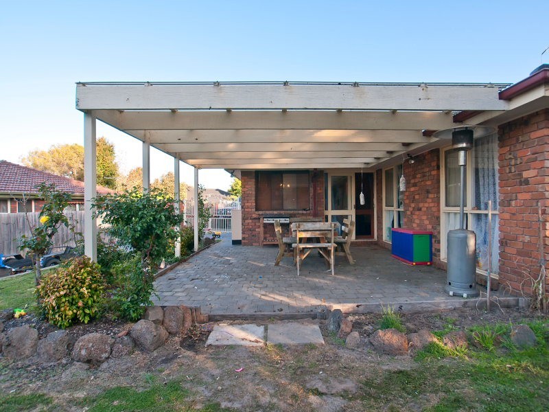 8 Eldorado Court, Frankston VIC 3199