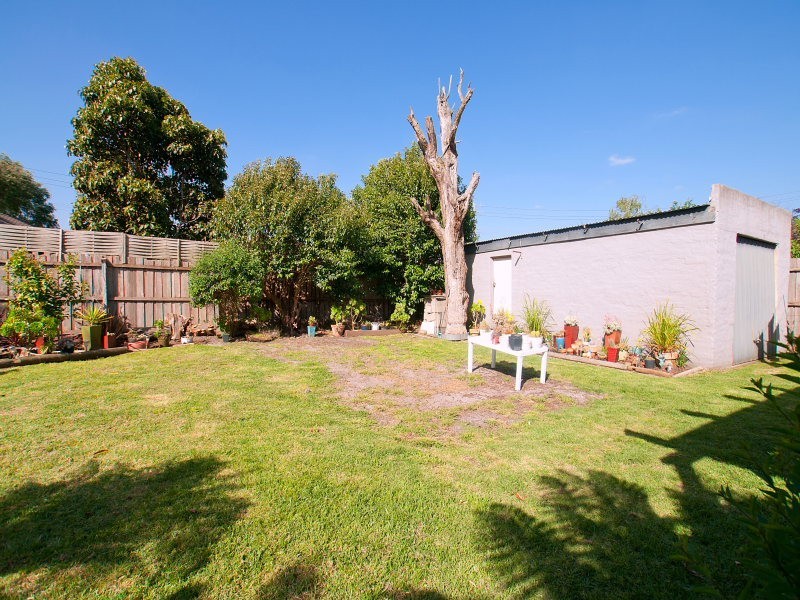 11 Jarrah Court, Frankston North VIC 3200