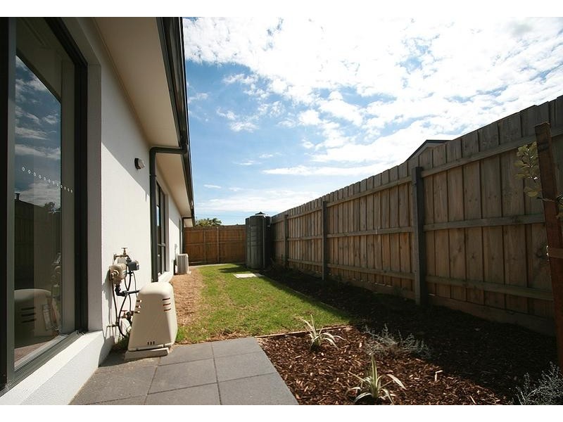 2/71 Kirkwood Avenue, Seaford VIC 3198