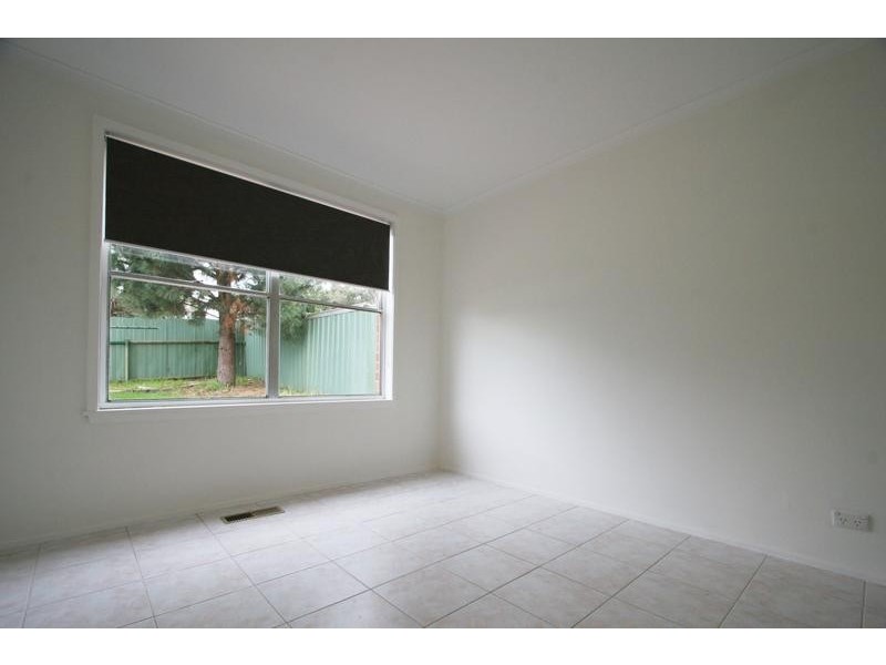22 Honeysuckle St, Frankston North VIC 3200