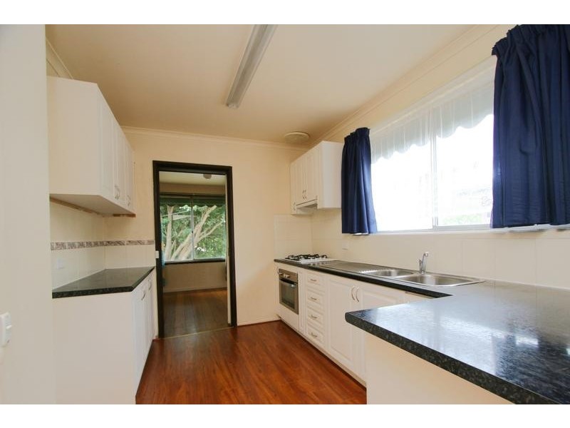 17 Pembroke Avenue, Frankston VIC 3199