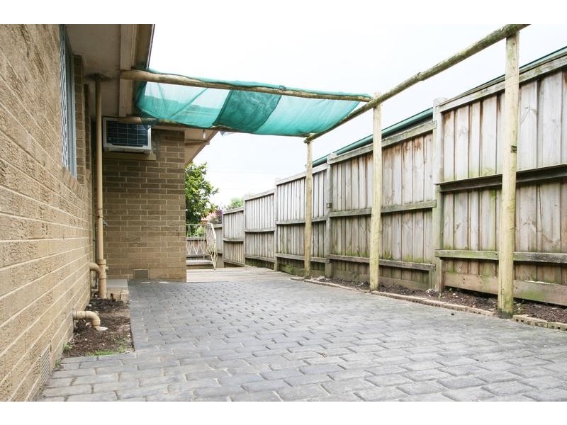 17 Pembroke Avenue, Frankston VIC 3199