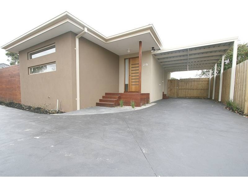 2/5 Heath Avenue, Frankston VIC 3199