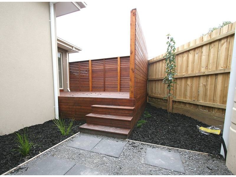 2/5 Heath Avenue, Frankston VIC 3199