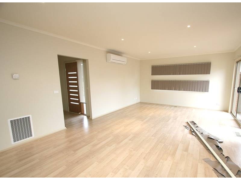 2/5 Heath Avenue, Frankston VIC 3199