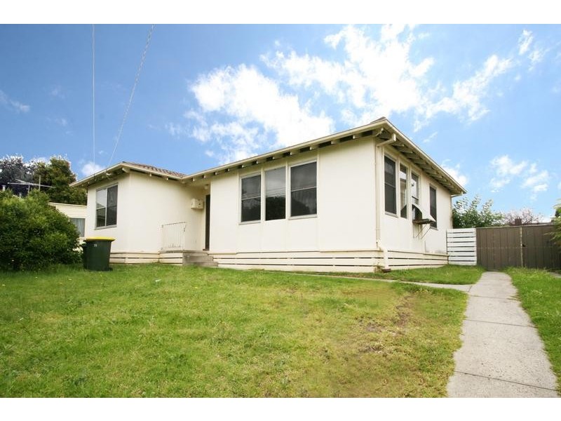 21 Laurina Crescent, Frankston North VIC 3200