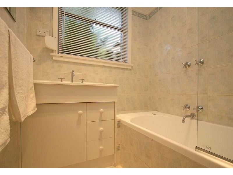 74 Forest Drive, Frankston North VIC 3200