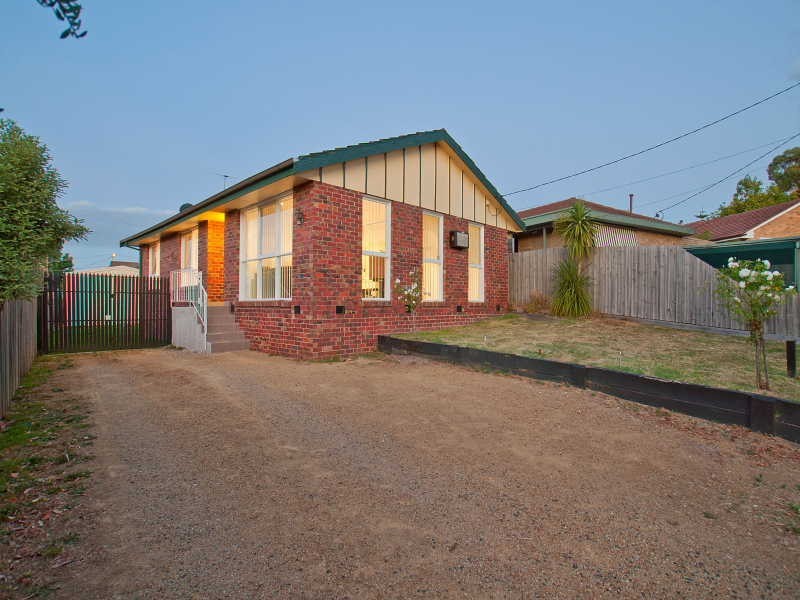 11 Meerlu Avenue, Frankston VIC 3199