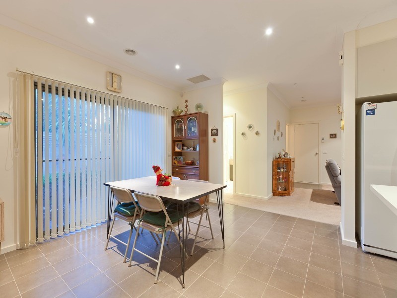 2/23 Frank Street, Frankston VIC 3199