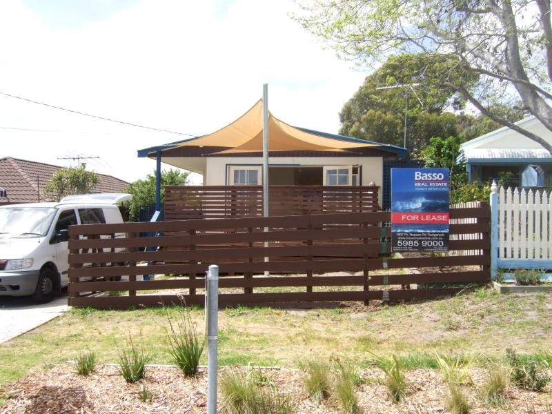 33 Second Avenue, Rosebud VIC 3939