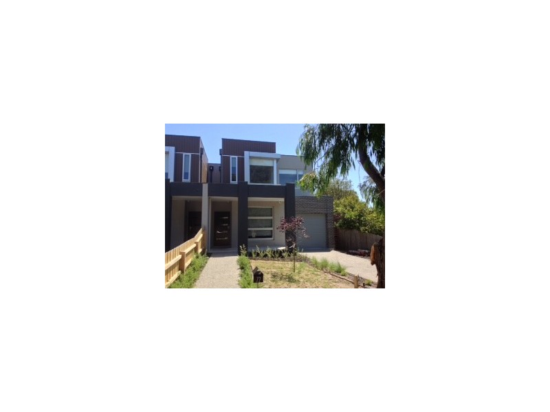 72 Swans Way, Rosebud West VIC 3940