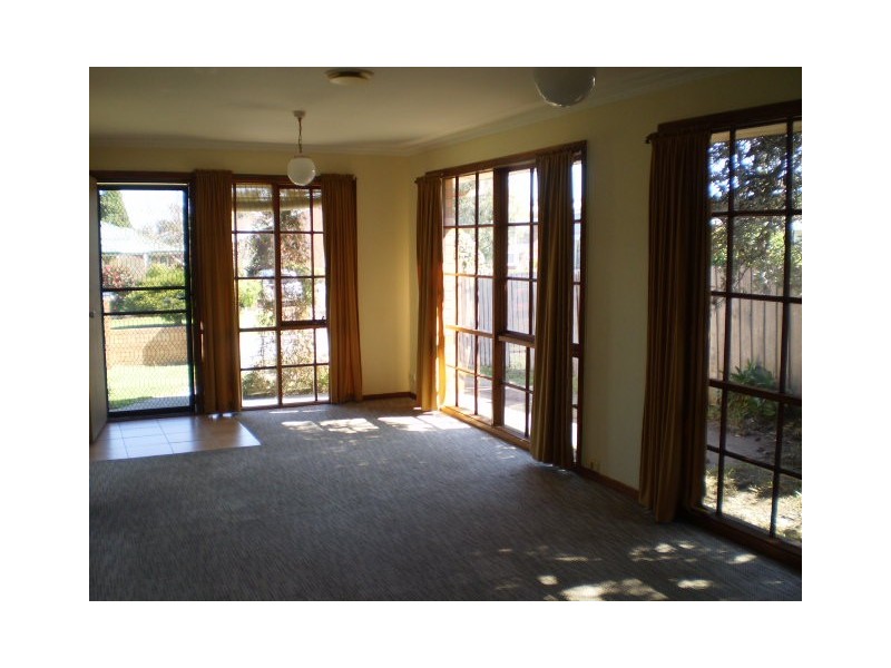 109 Second Avenue, Rosebud VIC 3939