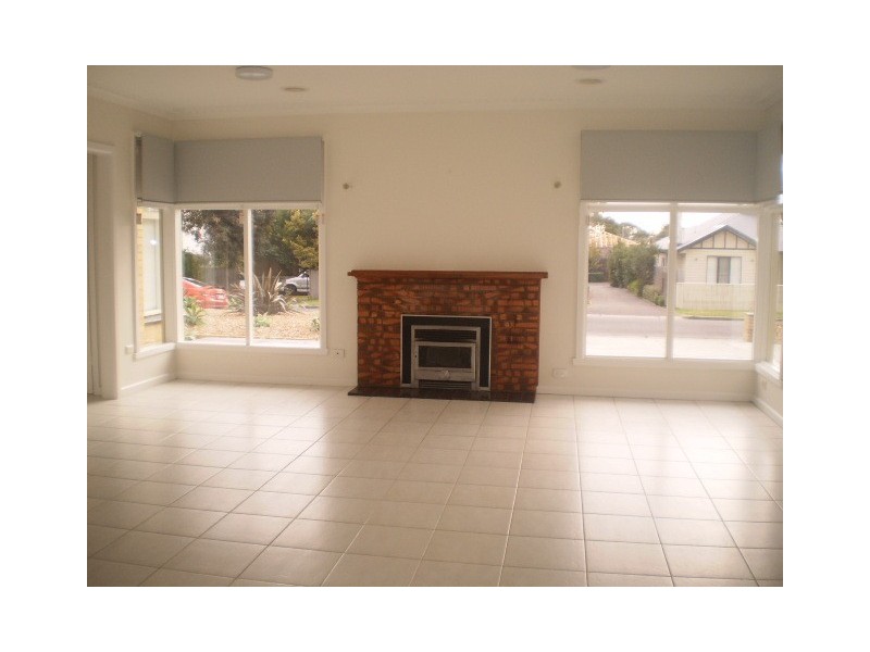 33 Mark Street, Rosebud VIC 3939