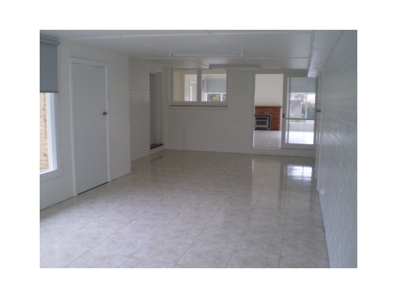 33 Mark Street, Rosebud VIC 3939