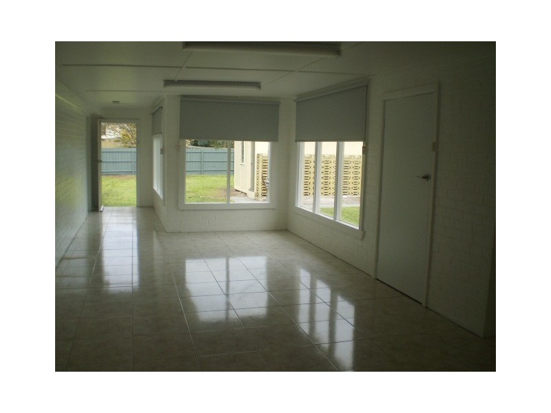 33 Mark Street, Rosebud VIC 3939