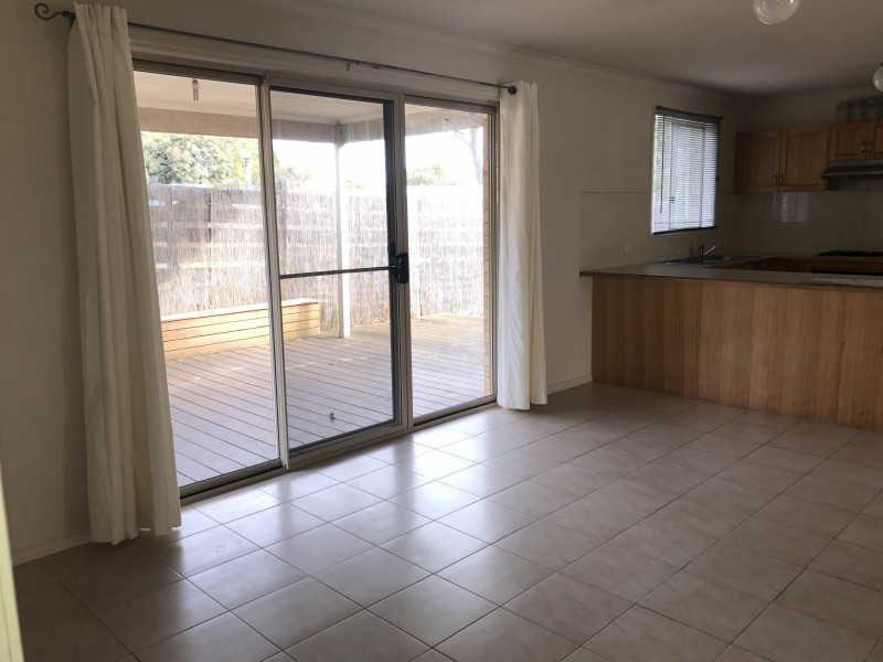 2/48 Whitehead Grove, Rosebud VIC 3939