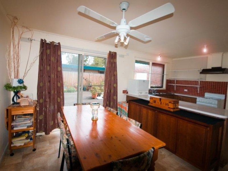 40 Swans Way, Rosebud West VIC 3940