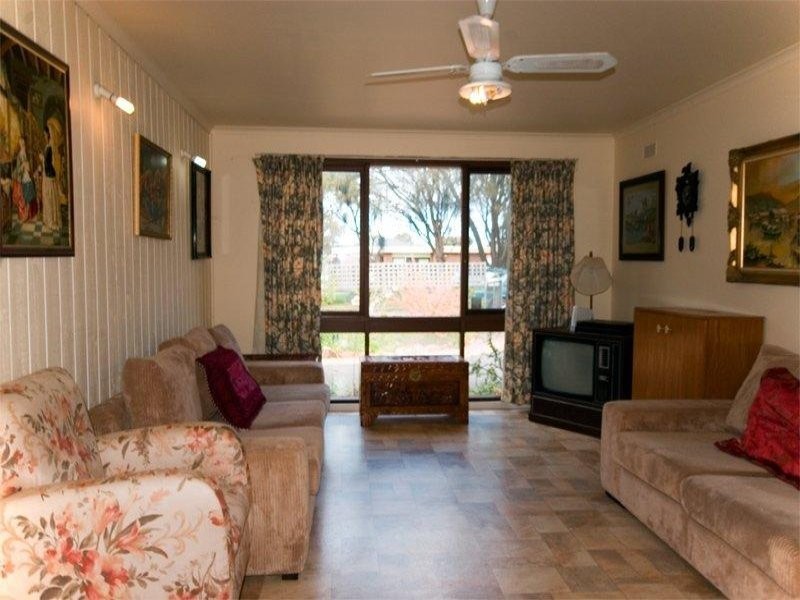 40 Swans Way, Rosebud West VIC 3940