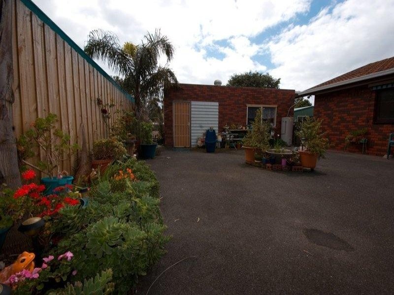 40 Swans Way, Rosebud West VIC 3940