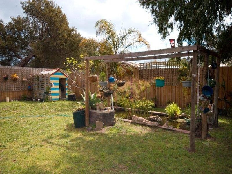 40 Swans Way, Rosebud West VIC 3940