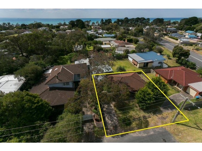 2B Pearson St, Rosebud West VIC 3940