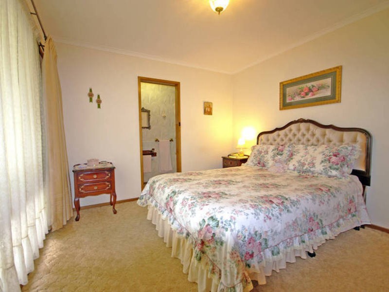 12 Park Ave, Rosebud West VIC 3940