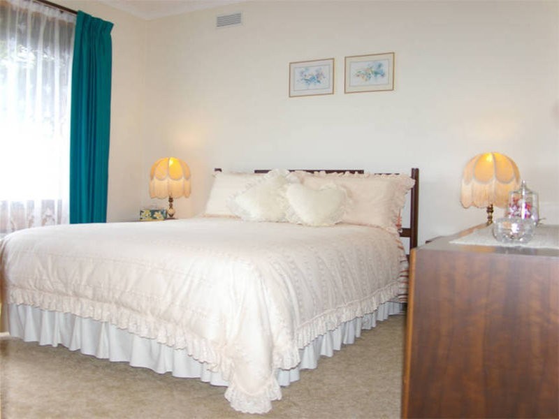 12 Park Ave, Rosebud West VIC 3940