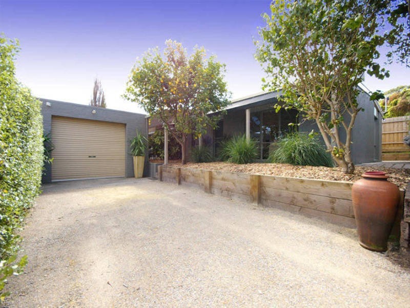 4 Sunningdale Road, Rosebud VIC 3939