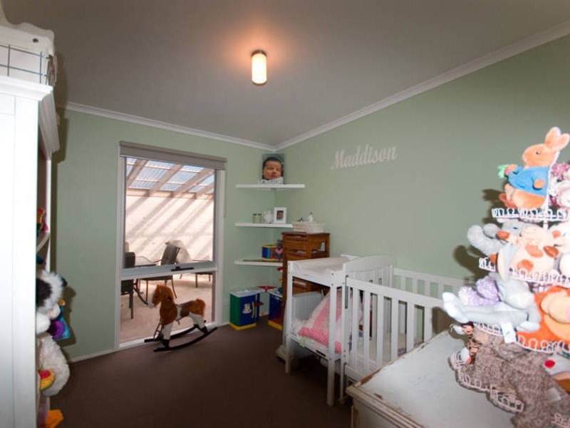 4 Sunningdale Road, Rosebud VIC 3939