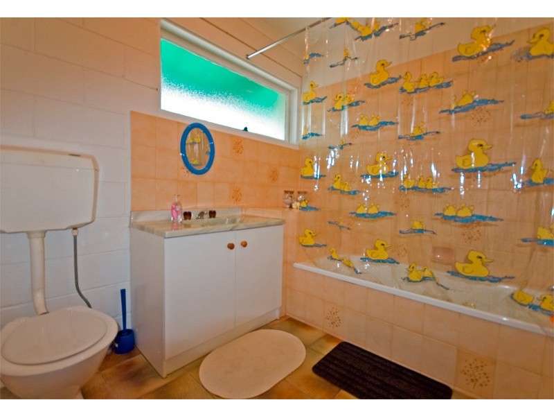 52 Cootamundra Ave, Rosebud West VIC 3940