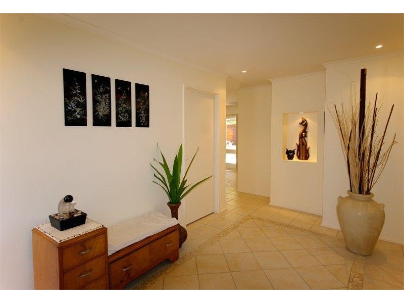 369 Eastbourne Rd, Rosebud West VIC 3940