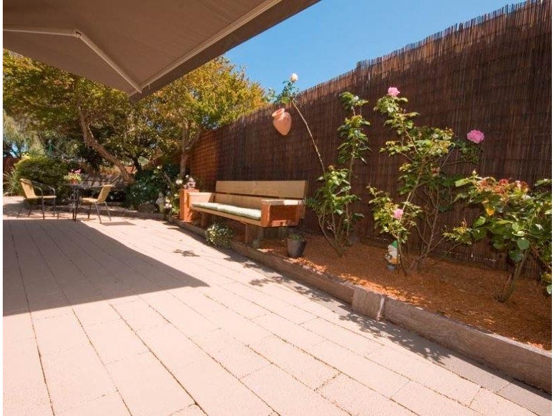 369 Eastbourne Rd, Rosebud West VIC 3940