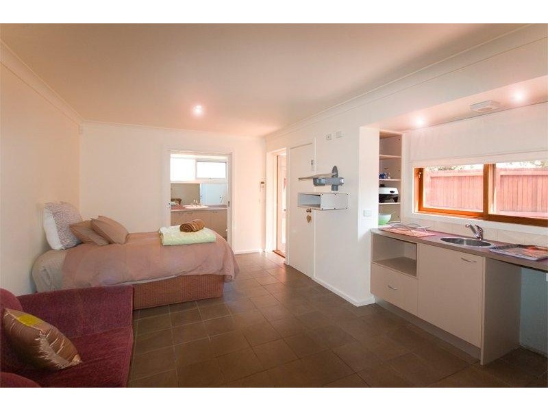 369 Eastbourne Rd, Rosebud West VIC 3940