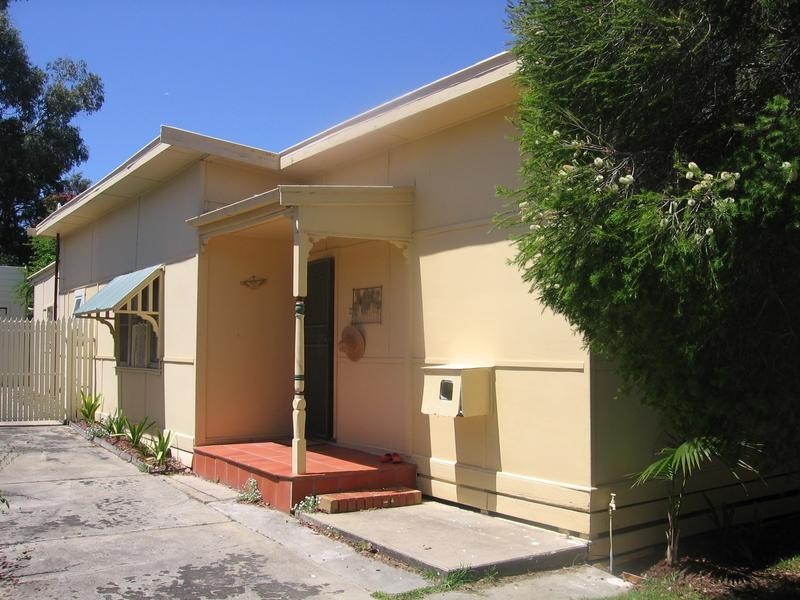 73 First Ave, Rosebud VIC 3939