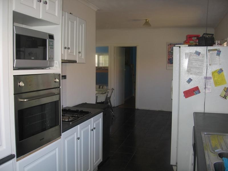 73 First Ave, Rosebud VIC 3939