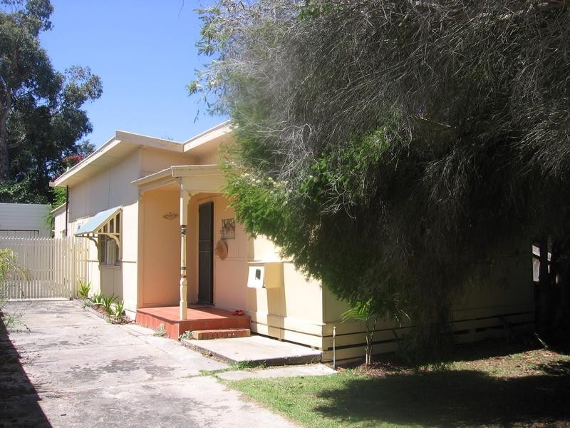 73 First Ave, Rosebud VIC 3939