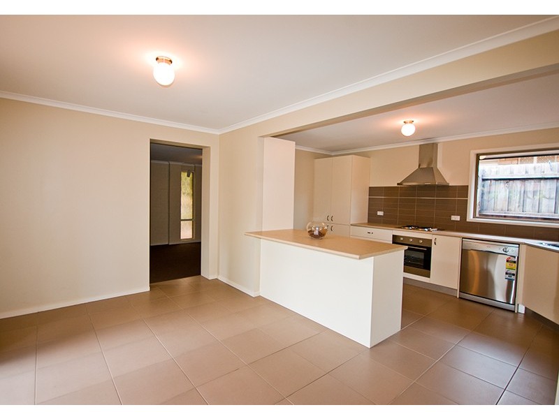 64 Whitehead Grv, Rosebud West VIC 3940