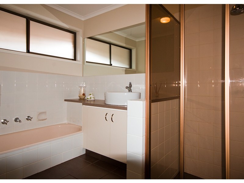 64 Whitehead Grv, Rosebud West VIC 3940