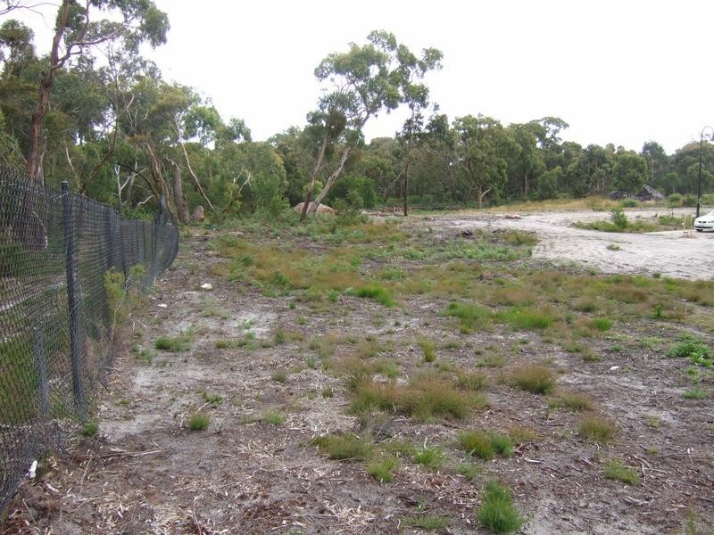 51 Crestwood Drv, Rosebud VIC 3939