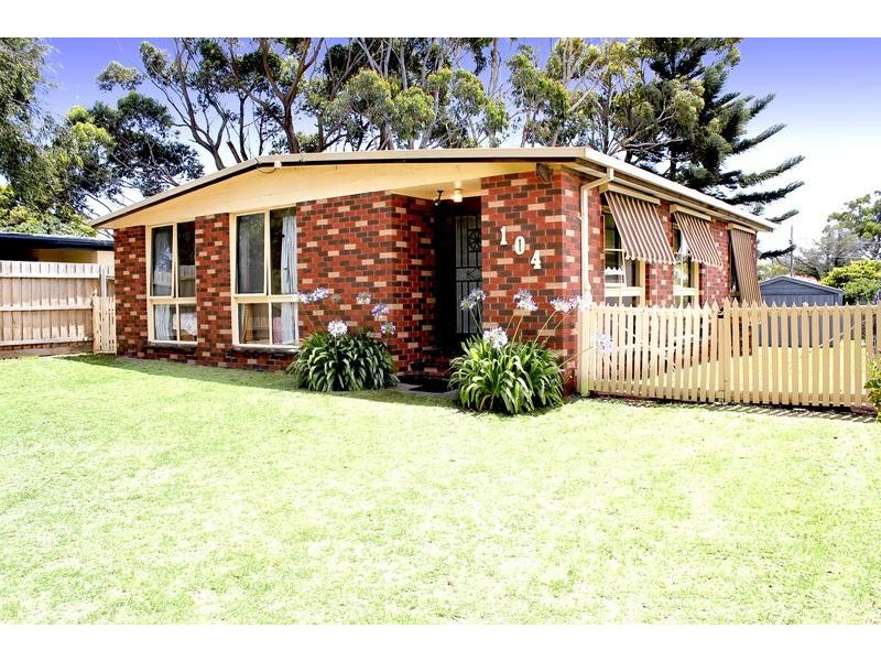 104 Raymond Street, Tootgarook VIC 3941