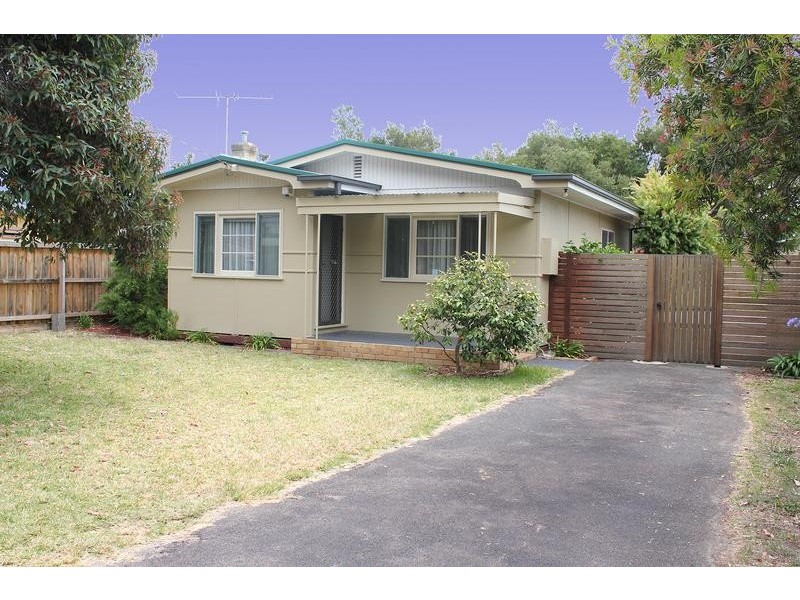 42 Broadway, Rosebud West VIC 3940