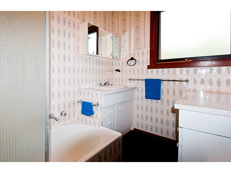 24 Herman Street, Rosebud VIC 3939