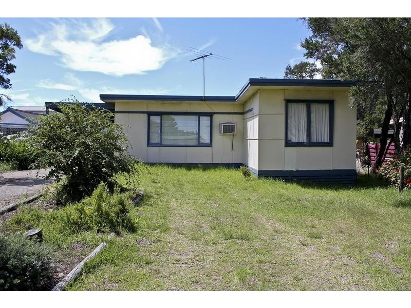 21 Staughton Ave, Rosebud West VIC 3940